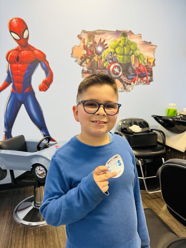 Cool Kids Cuts By Thao Logo
