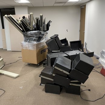 Socal Removals - Good equipment to protect the floor on the way out - Junk Removal & Hauling Near Me