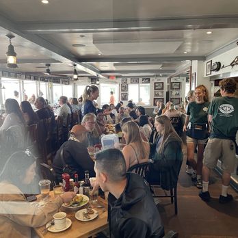 Brophy Bros - Gets packed fast - Seafood Near Me - Santa Barbara, California