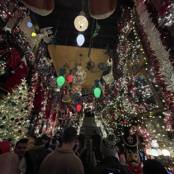 Papillon Bistro & Bar - Bar and host area during Christmas - French Near Me - New York, New York Papillon Bistro & Bar - Bar and host area during Christmas - French Near Me - New York, New York