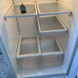 Meno's Appliances - Inside