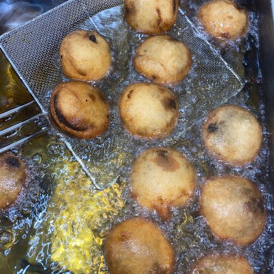 Fun-Diggity Funnel-Cakes by null