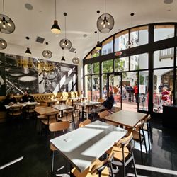 Bruxie - Main dining area