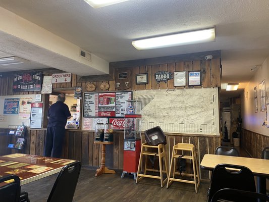 Smokey Pig Bar-B-Q by null