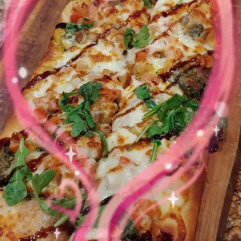 WOB Bar and Kitchen - Owings Mills - Margherita flatbread - Bars Near Me - Owings Mills, Maryland