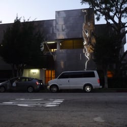 Laughstub - This is the front Entrance of the building. LaughStub/Ticket Mob in on the 2nd Floor.