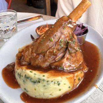Makars Gourmet Mash Bar - Slow Cooked Lamb Shank- Stunning! - Scottish Near Me - Old Town, EDH Makars Gourmet Mash Bar - Slow Cooked Lamb Shank- Stunning! - Scottish Near Me - Old Town, EDH