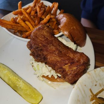 Yard House - Beer Battered Fish Sandwich, Sweet potato fries - New American Near Me - Willow Grove, Pennsylvania