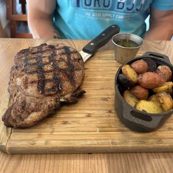 Bear Branch Tavern - Steak, fingerling potatoes - New American Near Me - Vienna, Virginia