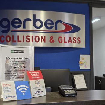 Gerber Collision & Glass - Lobby counter - Windshield Installation & Repair Near Me - Orangevale, California
