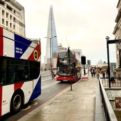 TK Maxx - 12/08/2018:  Bus #40-City Of London Bus stops just a few feet before TK Maxx via Monument Station.