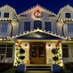 Full Circle Lawn Care - Christmas lights
