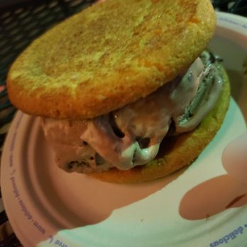 Insomnia Cookies - Snickerdoodle cookiewich with the hot chocolate ice cream - Desserts Near Me - Norfolk, Virginia
