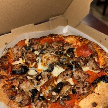 Long Beach Pizza - Mini pizza any toppings 13.00 dollars - Pizza Near Me - Long Beach, California Long Beach Pizza - Mini pizza any toppings 13.00 dollars - Pizza Near Me - Long Beach, California