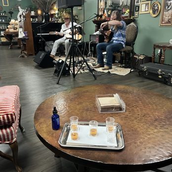 Barrel House STL - Blend flight, live music, cool people. What more could you ask for? - Whiskey Bars Near Me - Manchester, Missouri