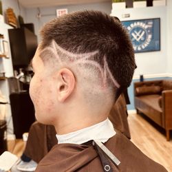 R Barber Shoppe & Salon - Skin Fade and Design