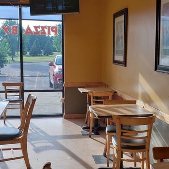 Pino's Pizza - Diningroom - Pizza Near Me - Woodbury, Minnesota Pino's Pizza - Diningroom - Pizza Near Me - Woodbury, Minnesota
