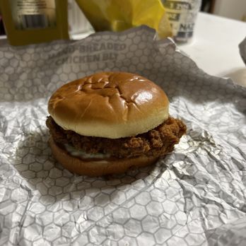 Hardee's - Chicken sandwich - Fast Food Near Me - Holland, Michigan Hardee's - Chicken sandwich - Fast Food Near Me - Holland, Michigan