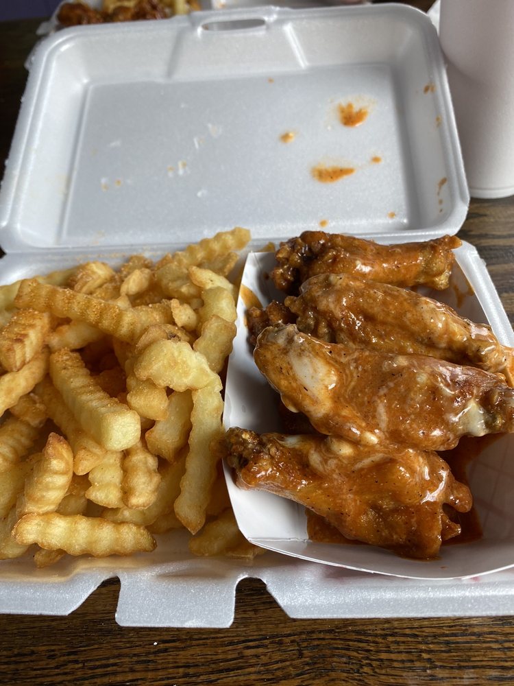 TOUCH DOWN WINGS Updated August 2024 19 Photos & 15 Reviews 4921