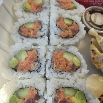 Blue Fin Sushi - Spicy tuna roll - Sushi Bars Near Me - Redwood City, California