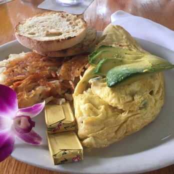 Castaway Cafe - The Big Island Omelette....yum! - American Near Me - Lahaina, Hawaii