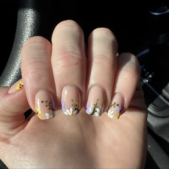 High Society Nails - My wildflower design - Nail Salons Near Me - Chicago, Illinois