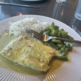 Chinooks Waterfront Restaurant - Halibut dinner - Seafood Near Me - Seward, Alaska