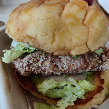 Bopomofo Cafe - Bolo bao chicken sandwich - Bubble Tea Near Me - Artesia, California