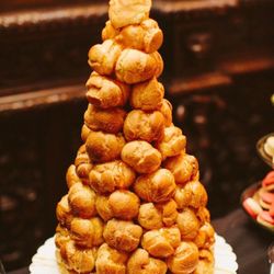 Shakar Bakery - Creampuffs!