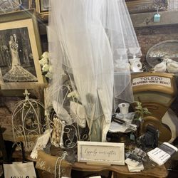 Simply Irresistible - Vintage wedding curation
