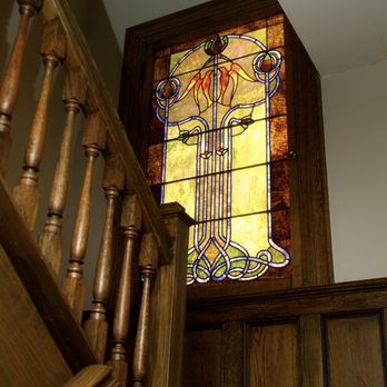 Brass Pineapple Inn - Original Stain Glass Windows and Wood - Hotels Near Me - Charleston, West Virginia