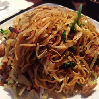 Bento Express - Chicken yakisoba - Sushi Bars Near Me - Bakersfield, California