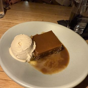 Husk - Caramel apple dessert with ice cream - American Near Me - Charleston, South Carolina Husk - Caramel apple dessert with ice cream - American Near Me - Charleston, South Carolina