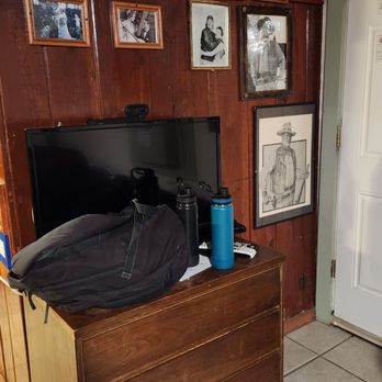 SageBrush Inn - John Wayne Room - Hotels Near Me - Tombstone, Arizona