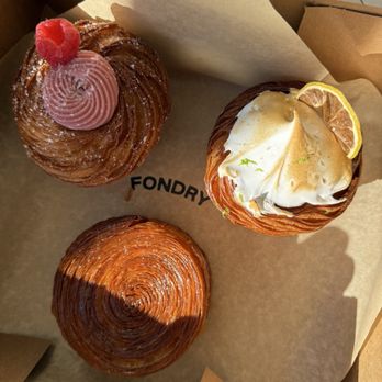 Fondry - Yuzu Merengue Croiffin Frambroise Croiffin Kouign-amann - Cafes Near Me - Los Angeles, California