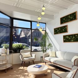 Levit8 Lounge - Relax in a warm and inviting environment. Children's services available too.