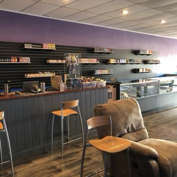 O Town Vapes - The remodel after hurricane Iris is almost complete - Vape Shops Near Me - Orlando, Florida