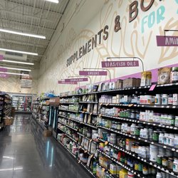 Island Naturals Market & Deli - If you like Sprouts from the mainland, this is very similar
