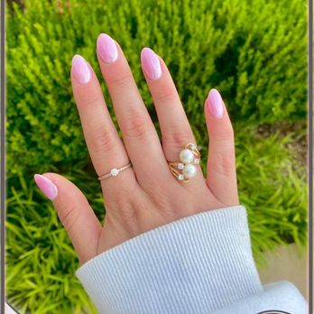 1. Livery Nails