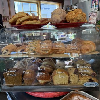 Café Holli - Coffee & Tea Near Me - Great Barrington, Massachusetts
