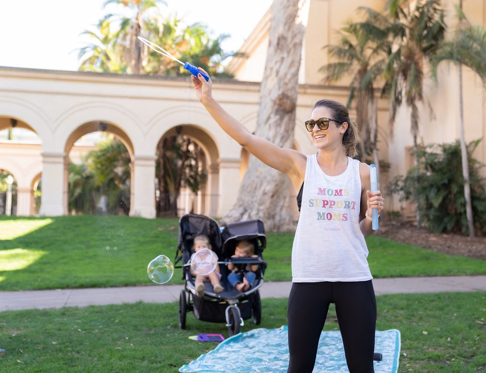 FIT4MOM Honolulu Logo