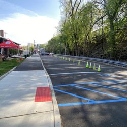 Fort Lee Dog Park - Parking