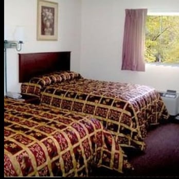 Jefferson Inn - Room at Jefferson Inn - Hotels Near Me - Dandridge, Tennessee