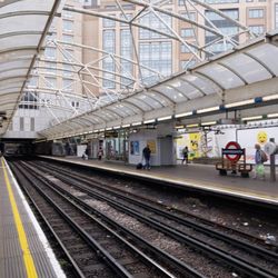 Hammersmith London Underground Station - Platform