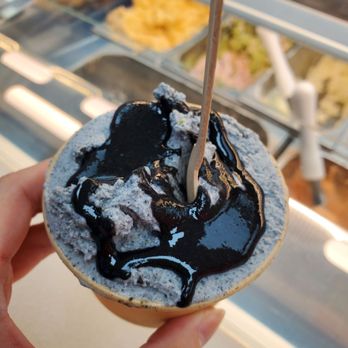 Pretty Sweet Gelato - Sesame gelato with sesame sauce - Ice Cream & Frozen Yogurt Near Me - Toronto, Ontario