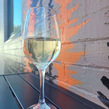 South Perry Lantern - House Bubbles.  $6 what a deal - Beer Bar Near Me - Spokane, Washington