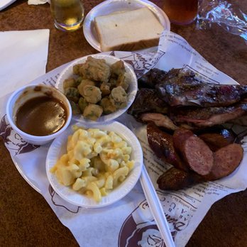 Dreamland BBQ - Two meat plate - Barbeque Near Me - Montgomery, Alabama Dreamland BBQ - Two meat plate - Barbeque Near Me - Montgomery, Alabama