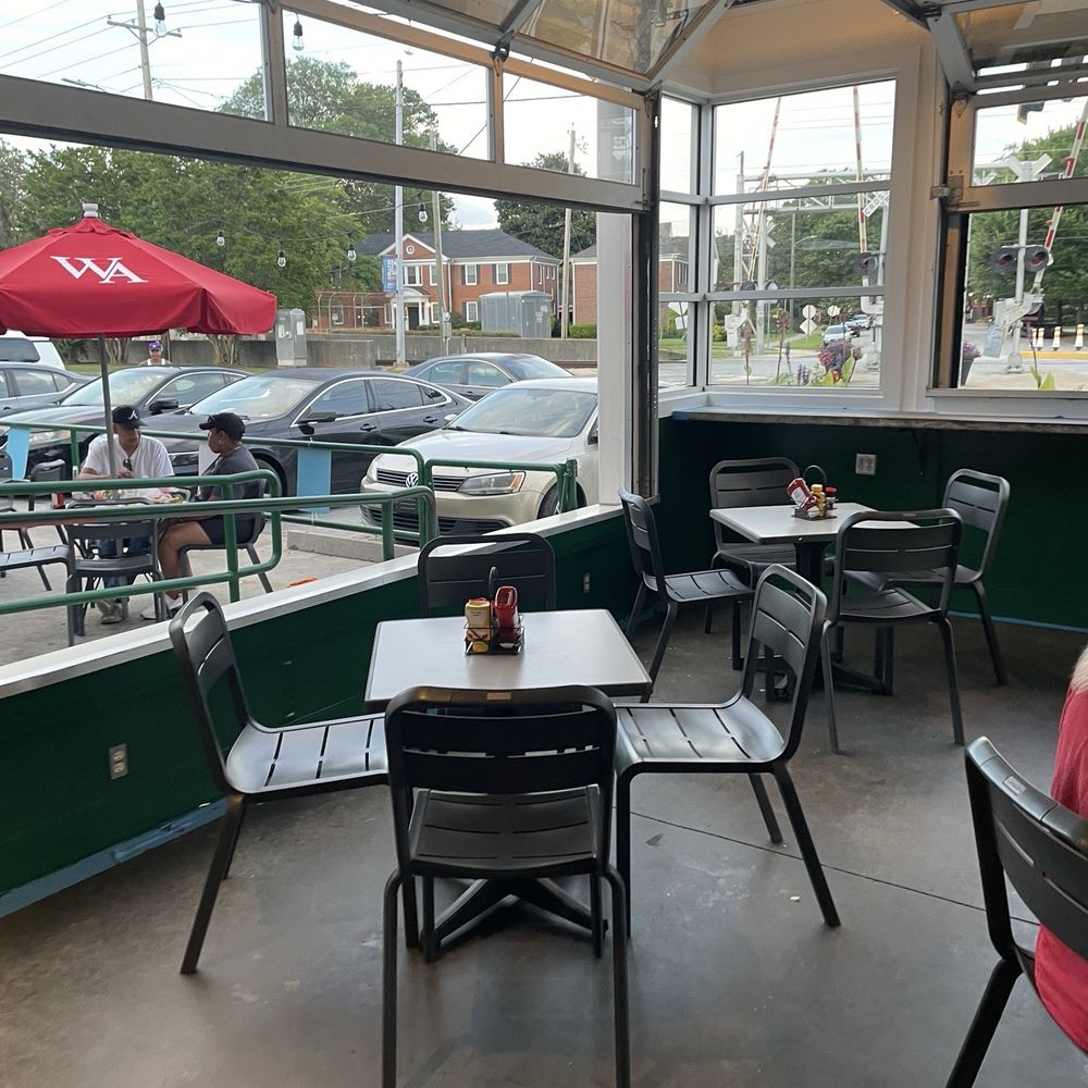 Outside seating (covered and uncovered)