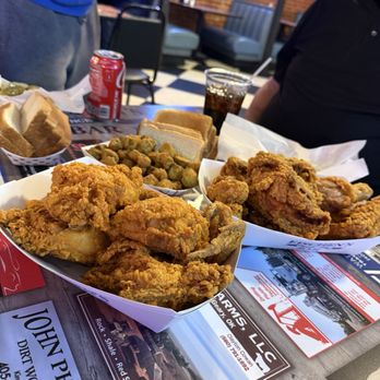 Eischen's Bar - Whole Fried Chicken Fried Okra - Bars Near Me - Okarche, Oklahoma