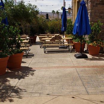 Al's Garage - Patio area - Sports Bars Near Me - Las Vegas, Nevada Al's Garage - Patio area - Sports Bars Near Me - Las Vegas, Nevada